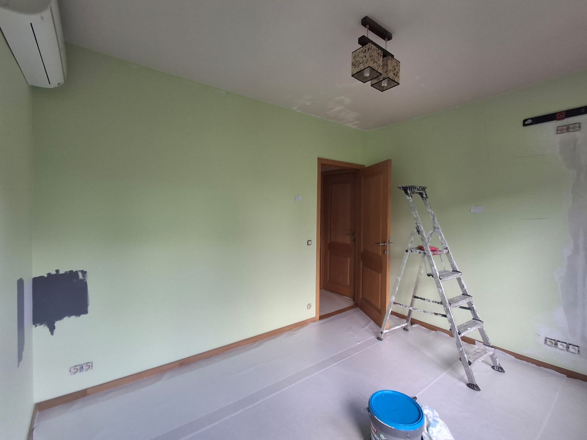 Mur d'accent gris clair en cours
